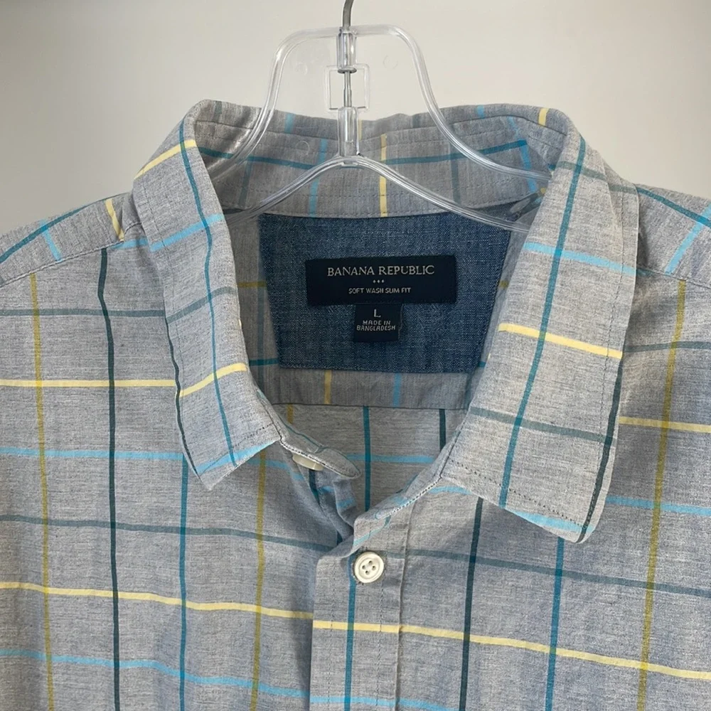 Men’s Banana Republic Size Large Soft Wash Slim Fit Grey Striped Button Down